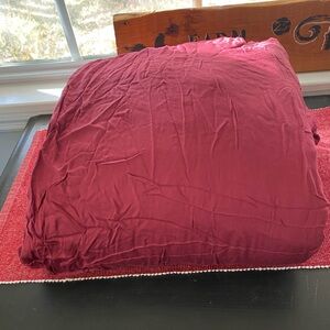 Luxurious King Size Burgundy Bedding Set Like New